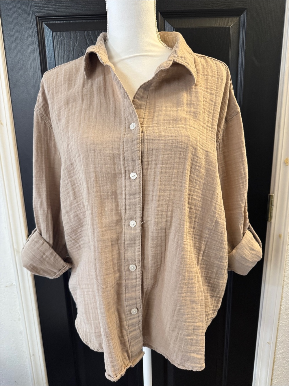 Women’s Casual Cotton Gauze Button-Down Shirt - Light Brown